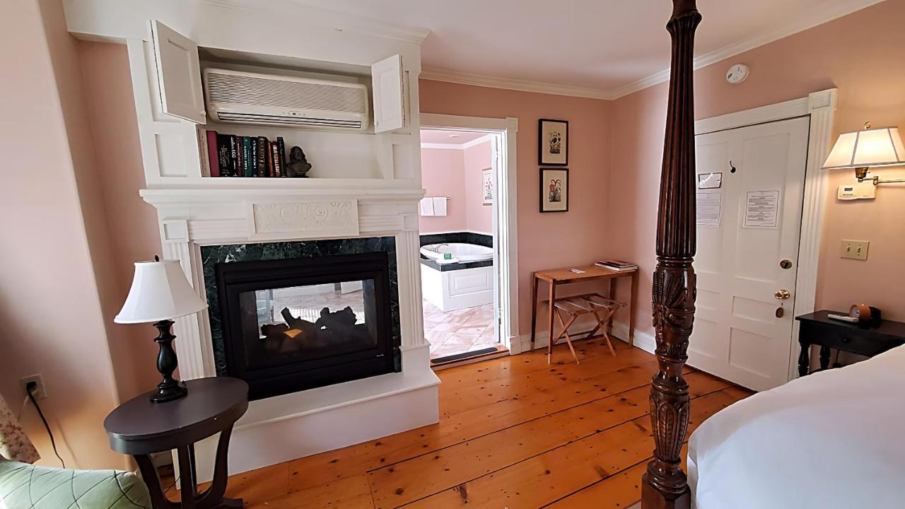 Four Columns Inn Newfane Extérieur photo