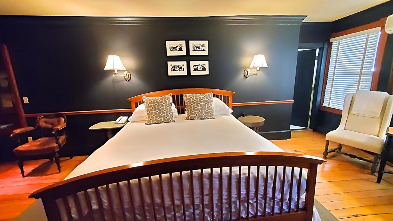 Four Columns Inn Newfane Extérieur photo