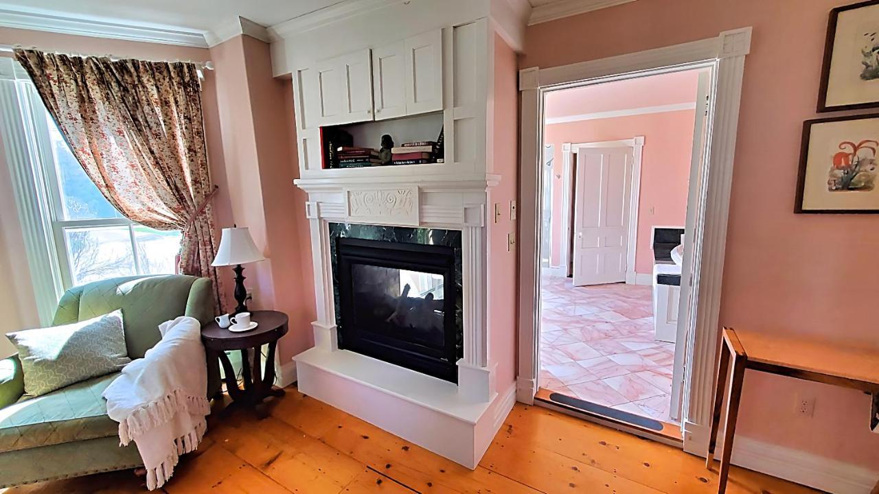 Four Columns Inn Newfane Extérieur photo