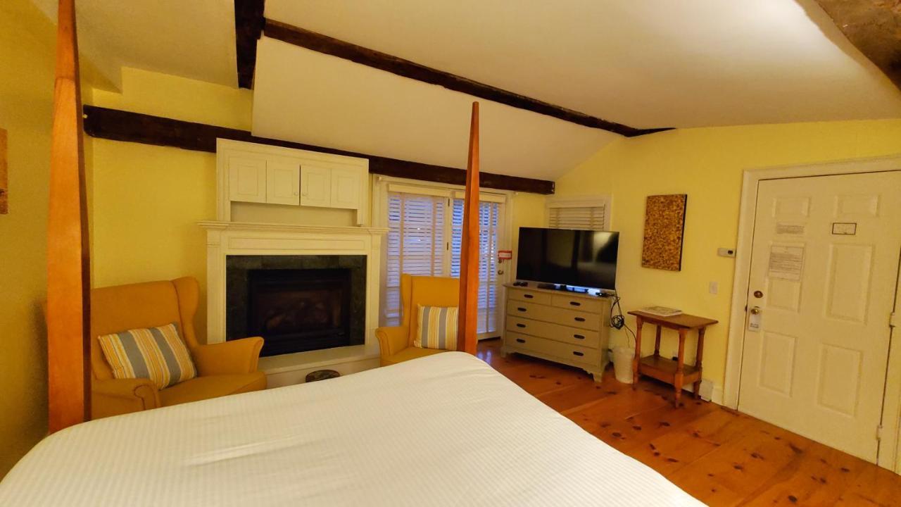 Four Columns Inn Newfane Extérieur photo